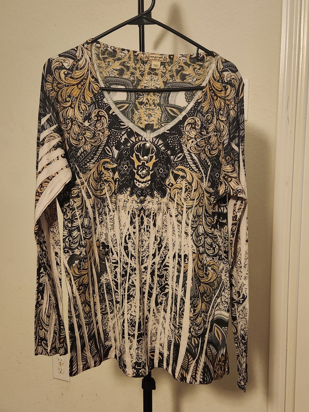 Energie Long Sleeve V-Neck Top in Black, White & Gold